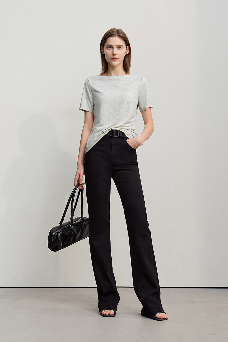 Off-the-shoulder Short Sleeve T-shirt|AMII