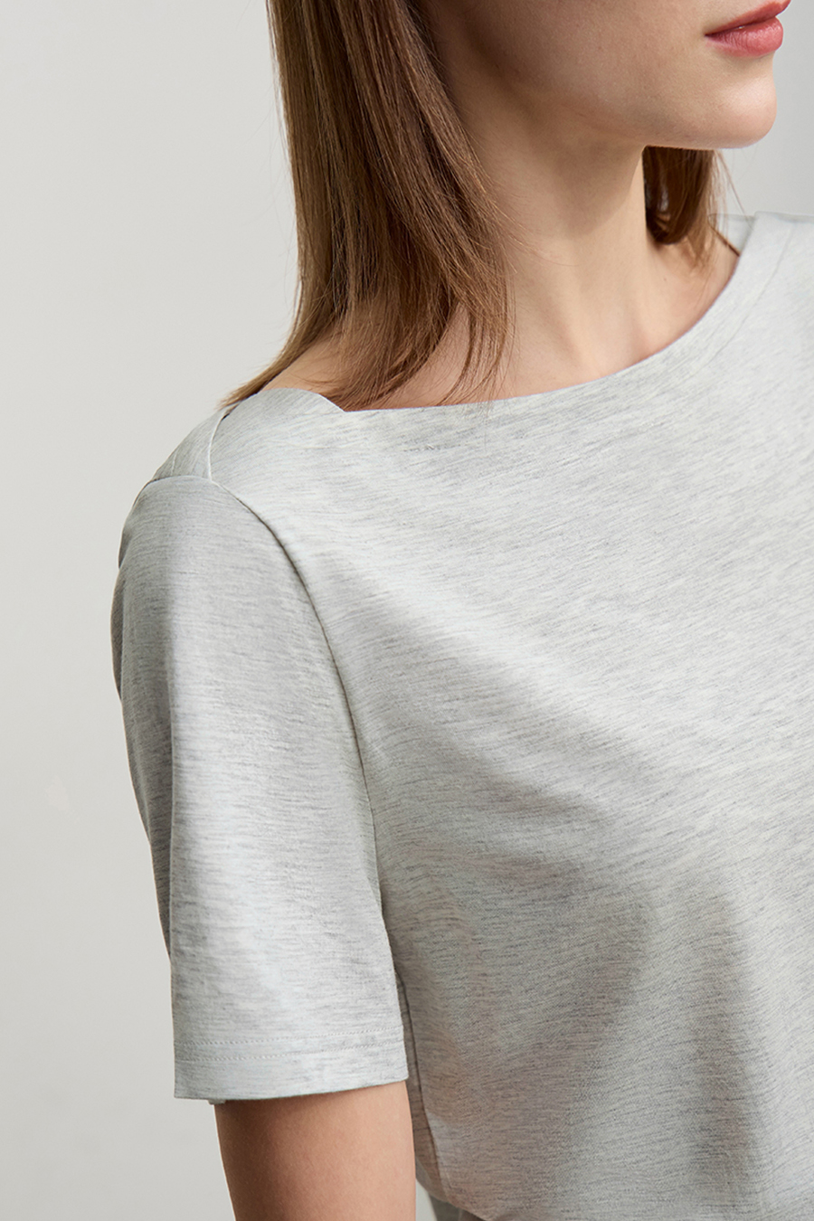 Off-the-shoulder Short Sleeve T-shirt|AMII