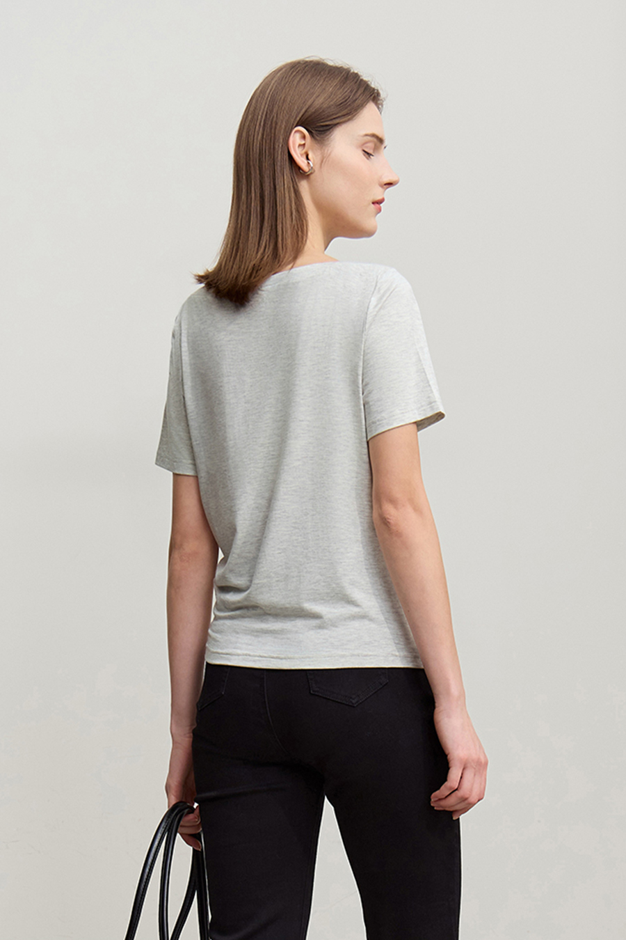 Off-the-shoulder Short Sleeve T-shirt|AMII