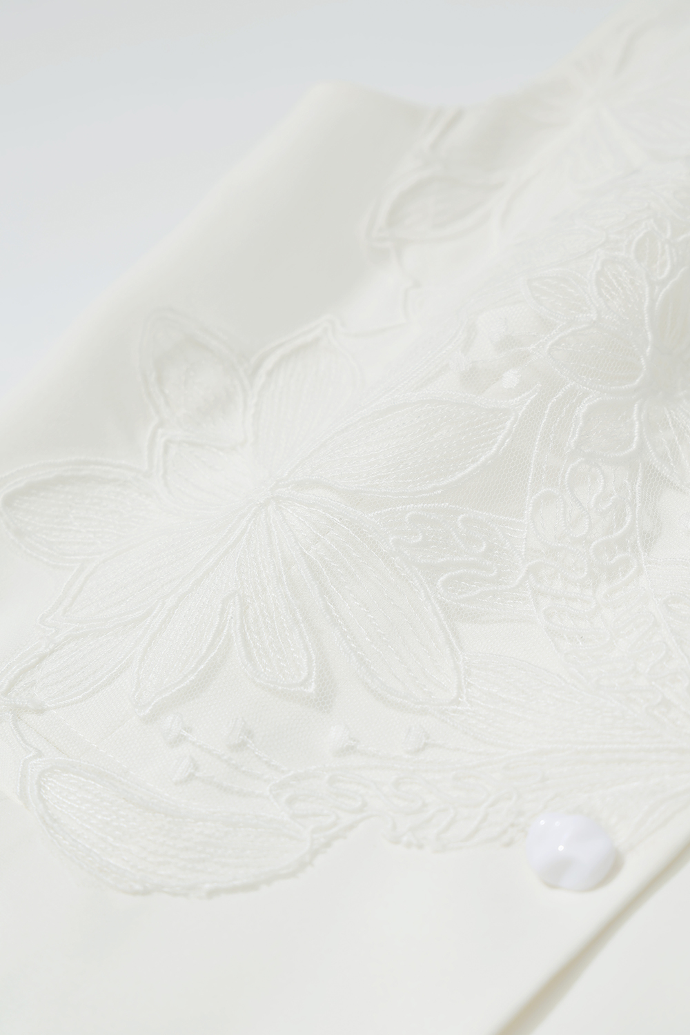 Lace Spliced V-neck Vest