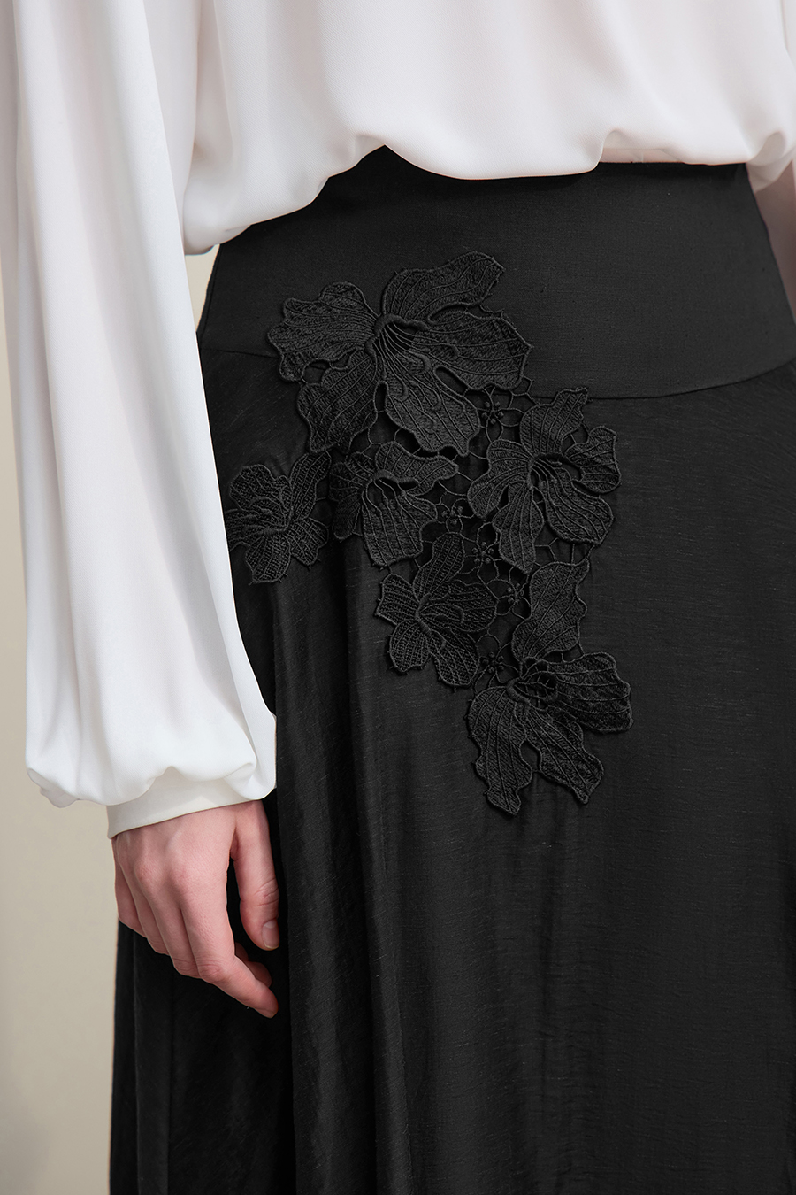 Lace Trim Spliced Skirt