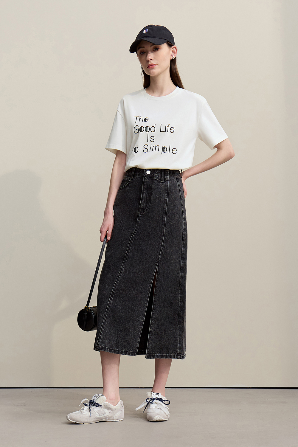 Letter Sequin Embroidery T-shirt