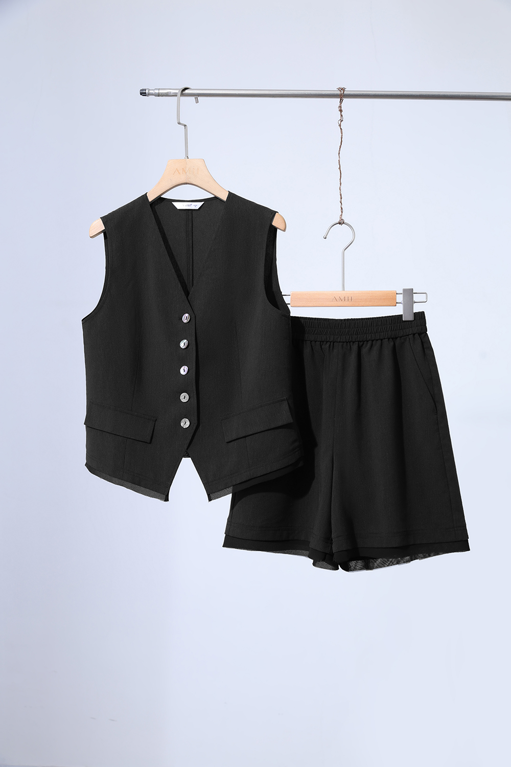 Abalone Button V-neck Vest