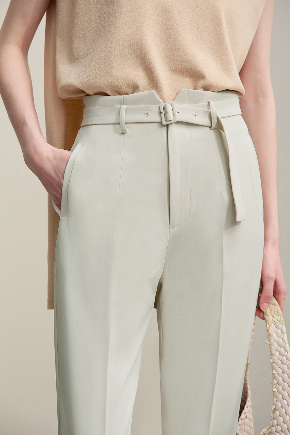 Commuter Tapered Casual Trousers|AMII
