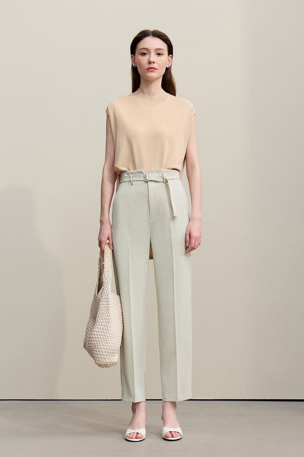 Commuter Tapered Casual Trousers|AMII