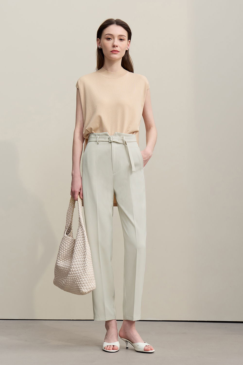 Commuter Tapered Casual Trousers|AMII