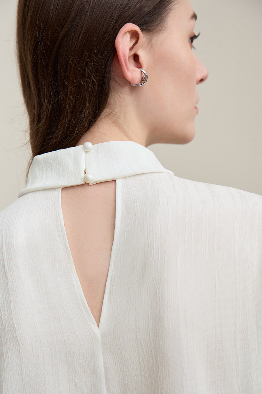 Twisted Neck Jacquard Chiffon Blouse|AMII