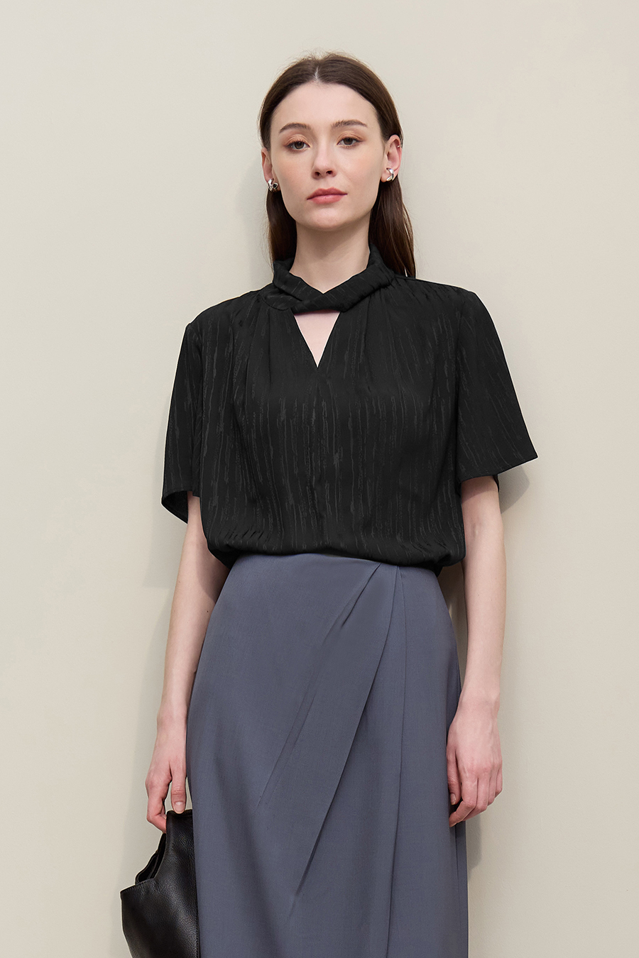 Twisted Neck Jacquard Chiffon Blouse|AMII