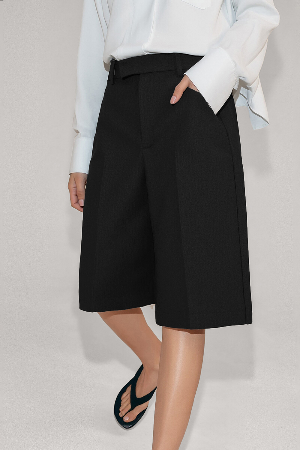 Simple Commute Casual Shorts