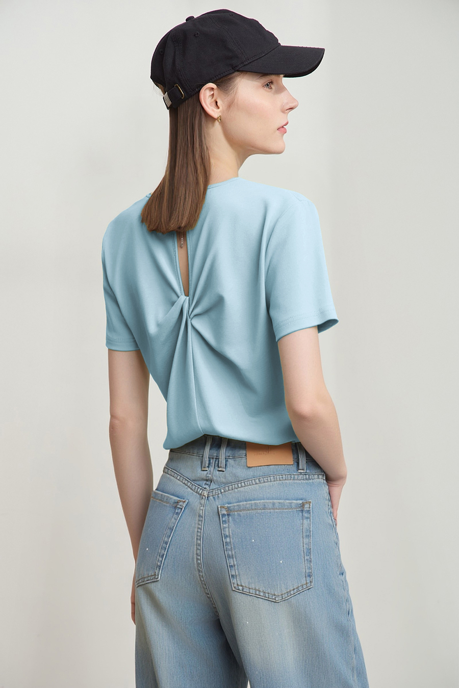 Twisted cutout all-cotton tee|AMII