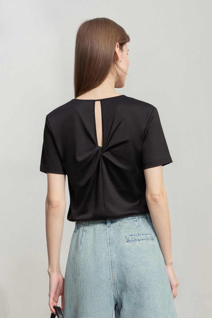 Twisted cutout all-cotton tee|AMII