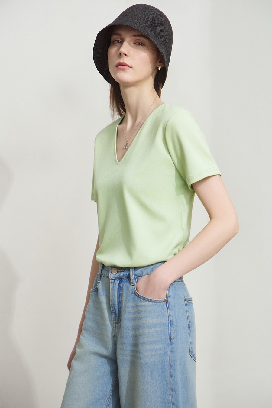Twisted cutout all-cotton tee|AMII