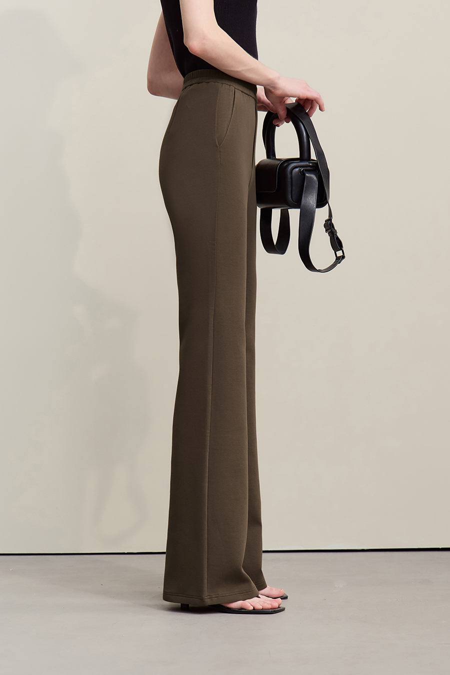 Air Layer Flared Pants