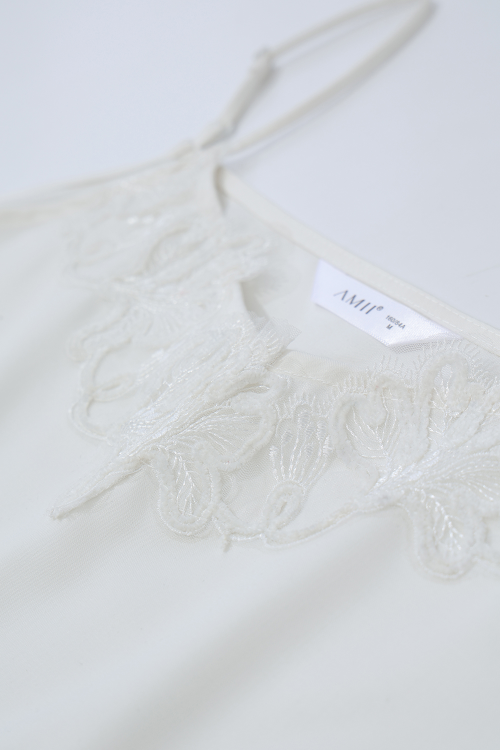 Lace Spliced Camisole|AMII