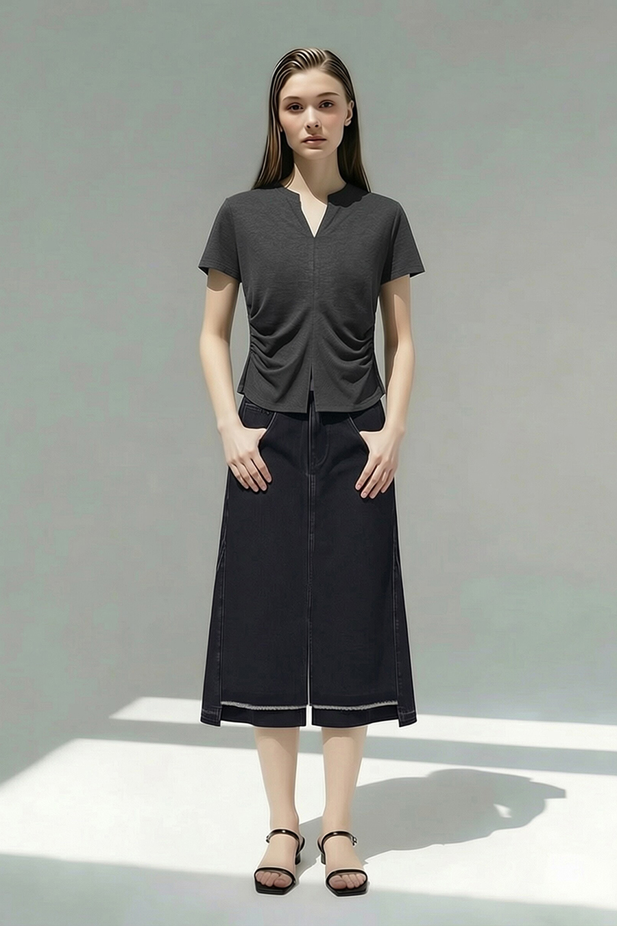 V-Neck Gathered Short Sleeve T-Shirt|AMII