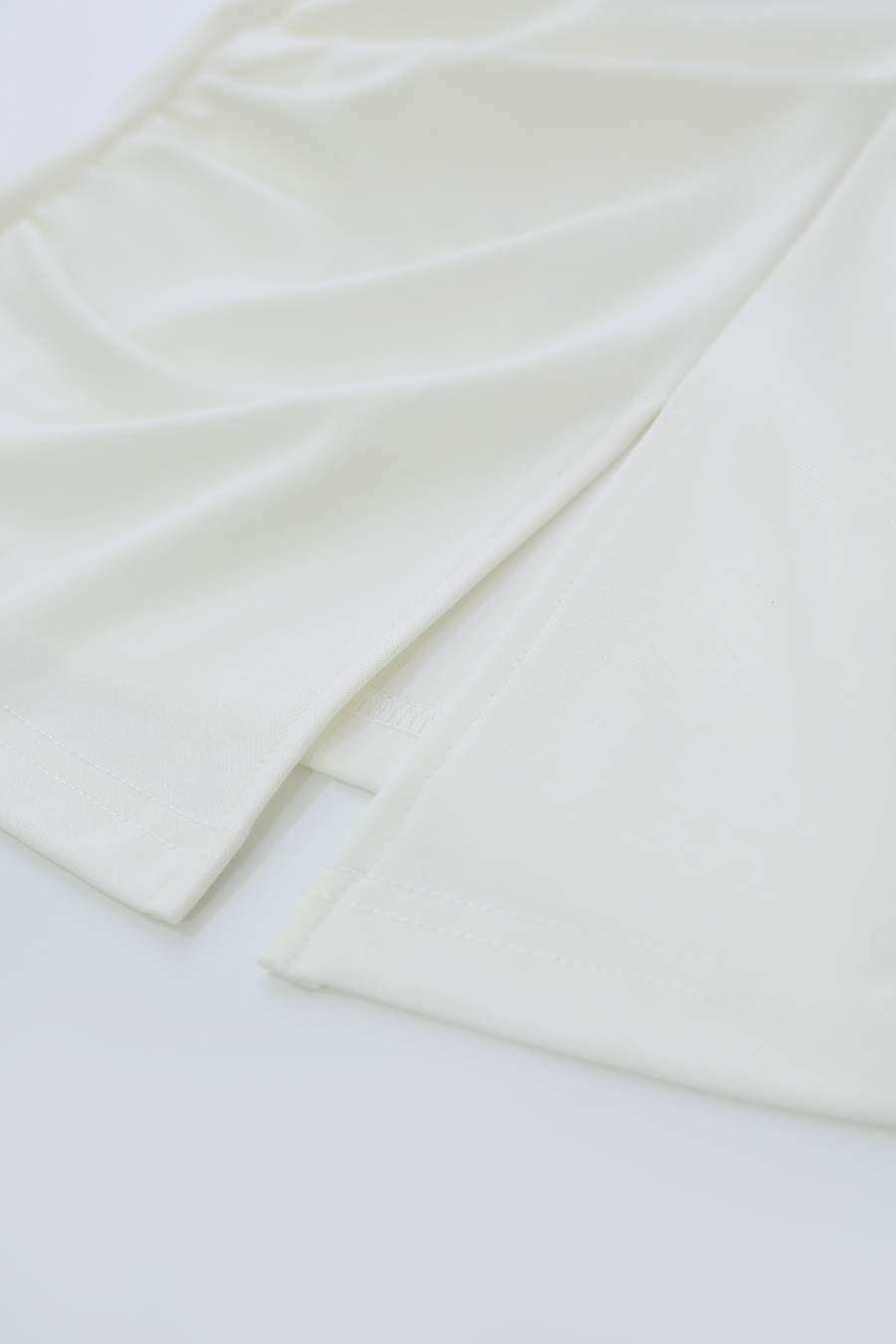 V-Neck Gathered Short Sleeve T-Shirt|AMII