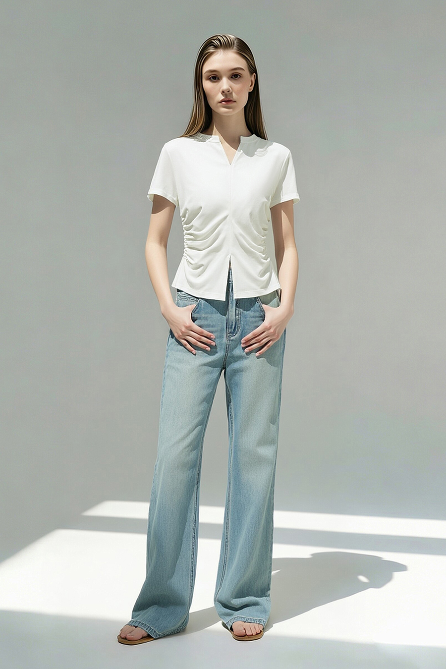 V-Neck Gathered Short Sleeve T-Shirt|AMII
