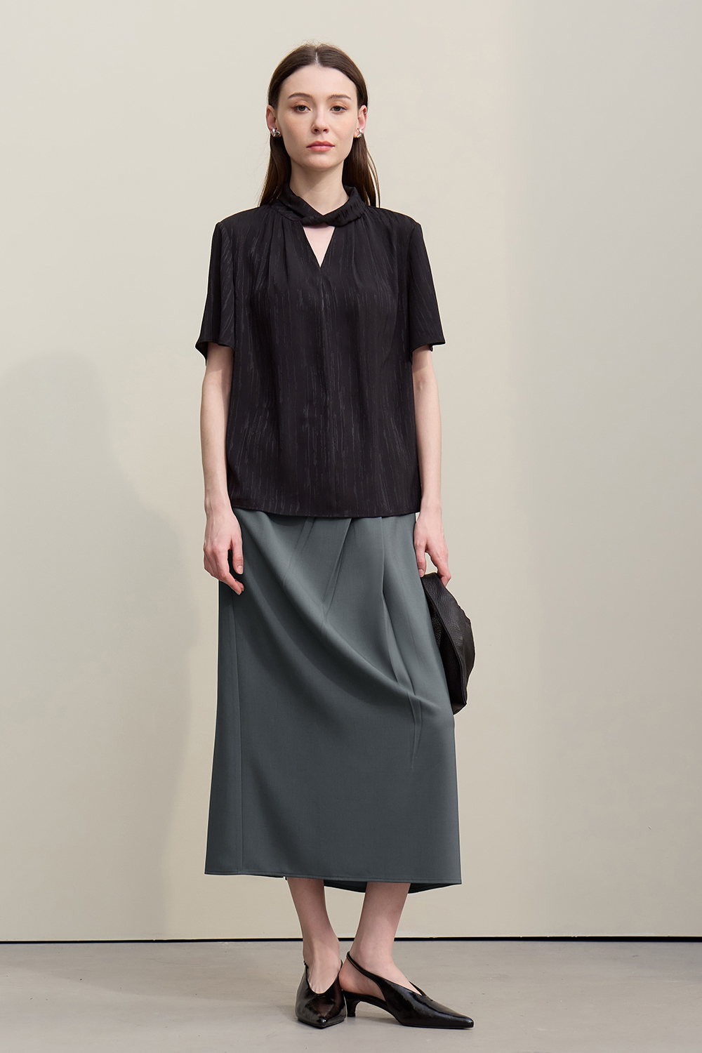 Pleated Slit Skirt