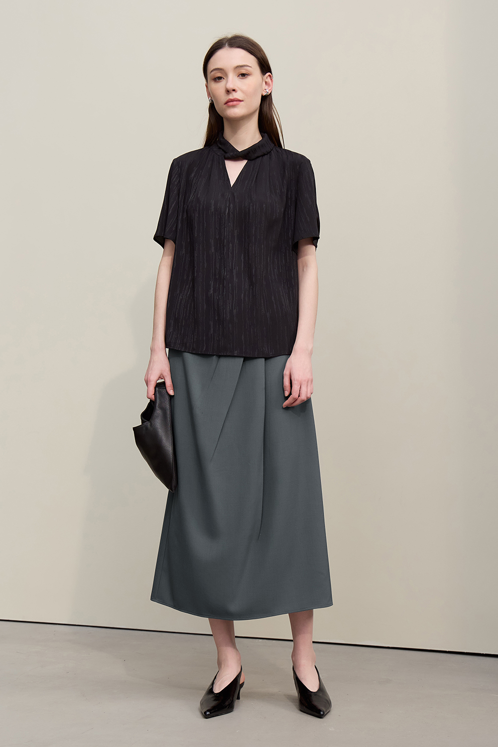 Pleated Slit Skirt