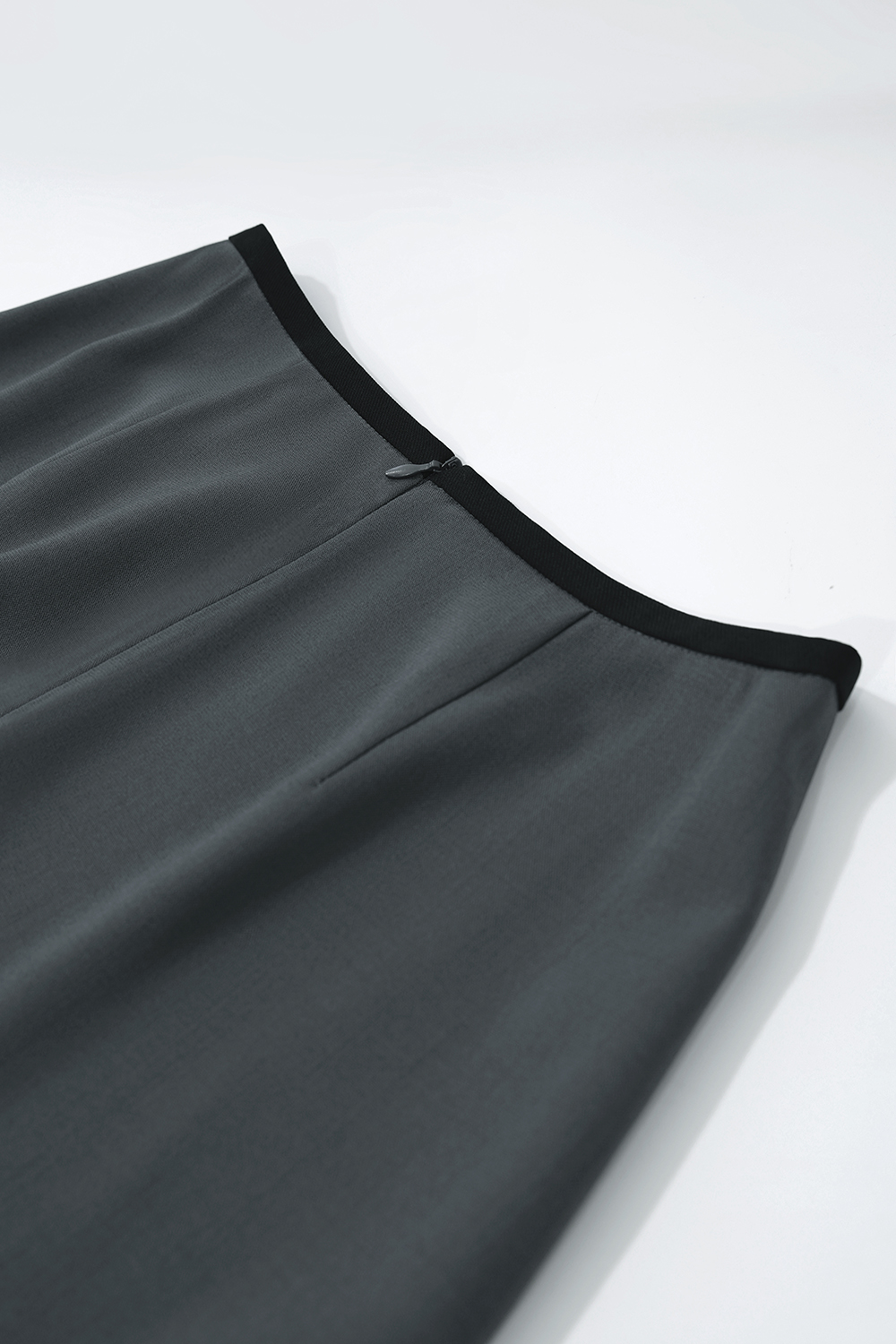 Pleated Slit Skirt