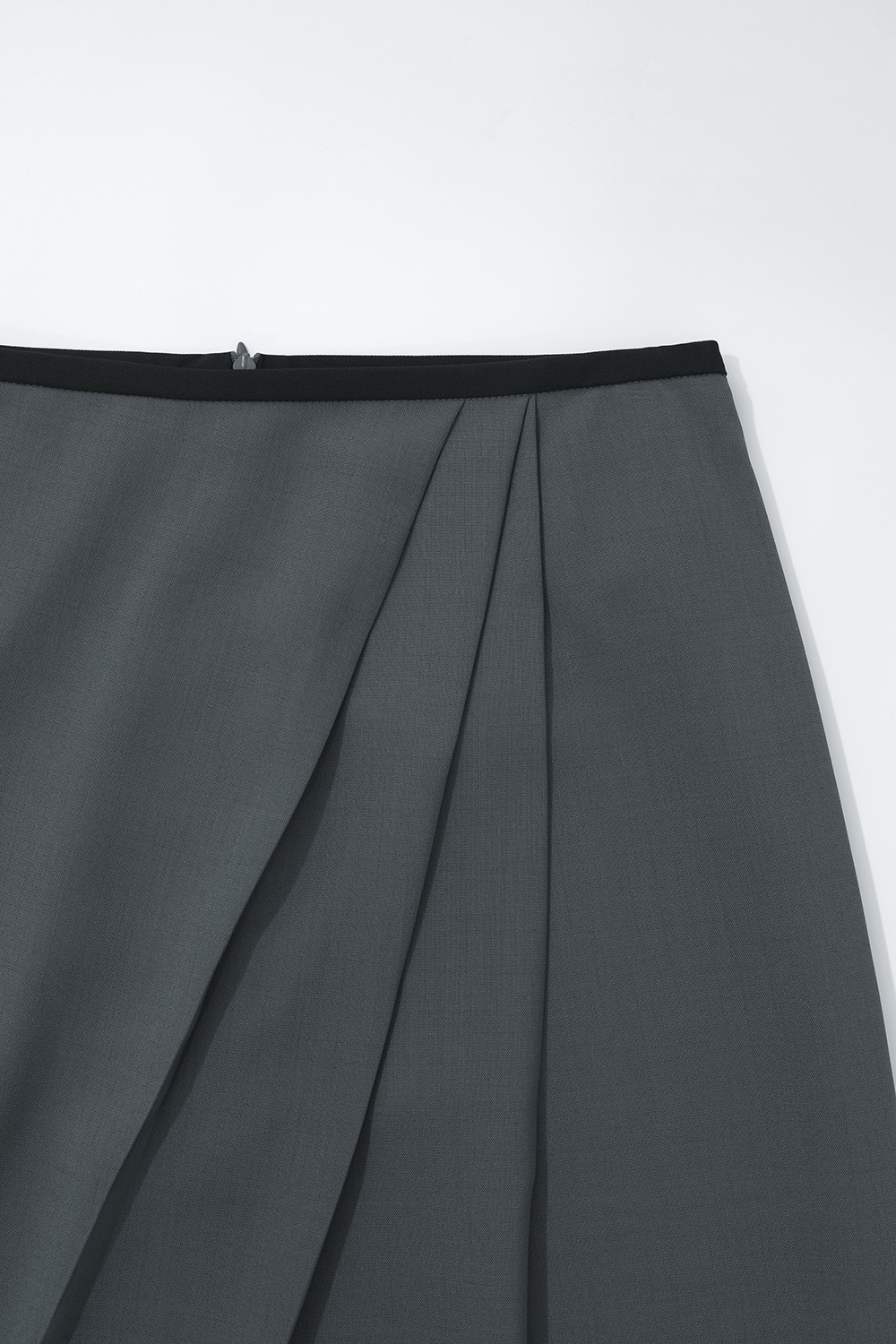 Pleated Slit Skirt