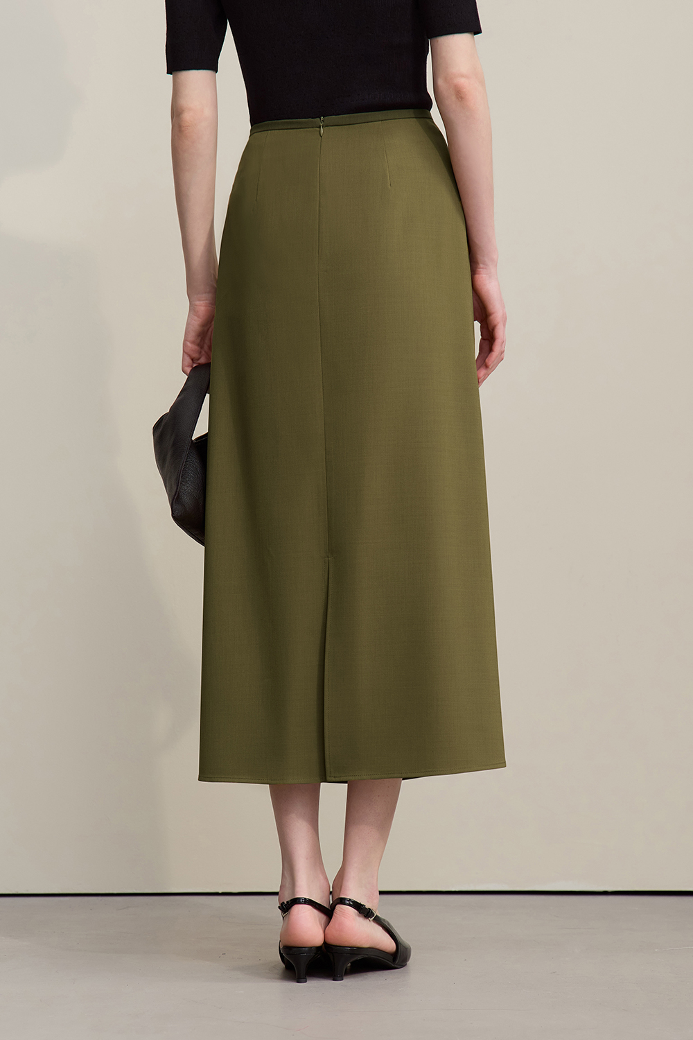 Pleated Slit Skirt