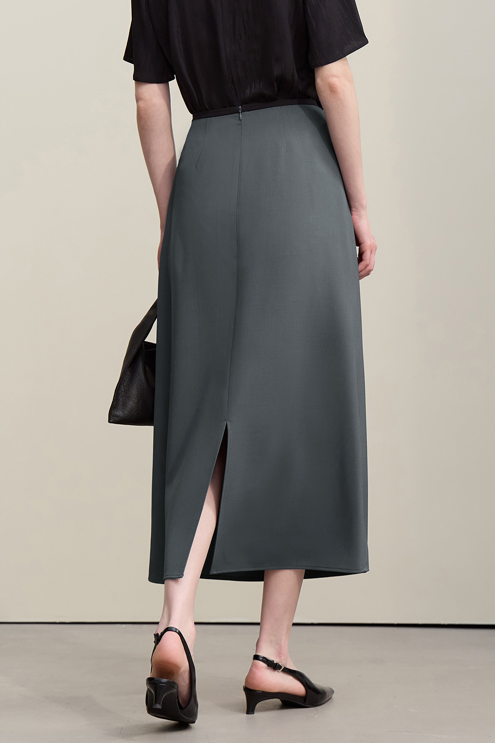 Pleated Slit Skirt
