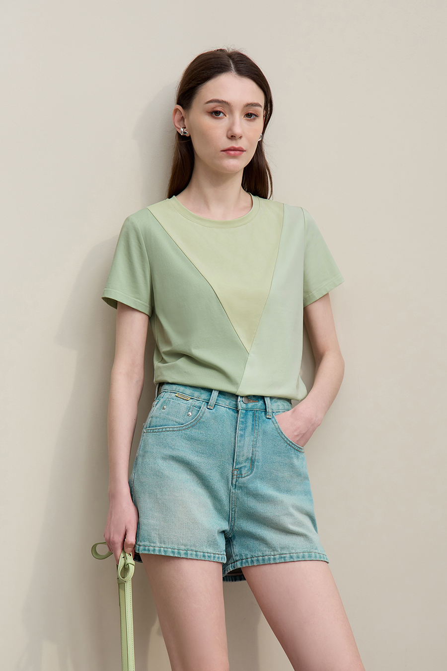 Color-blocked Crew Neck T-shirt|AMII