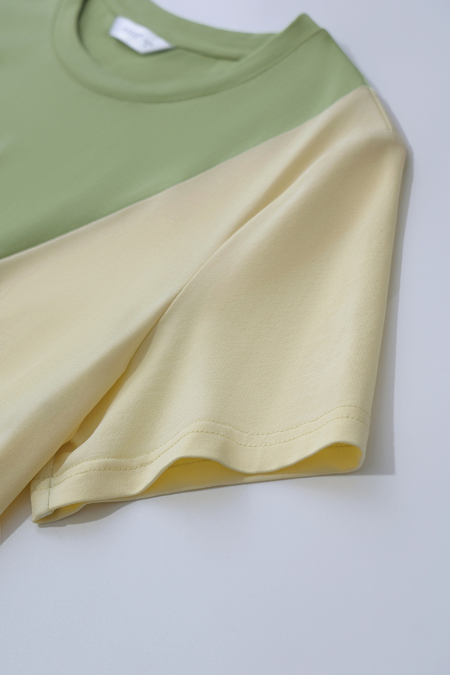 Color-blocked Crew Neck T-shirt|AMII