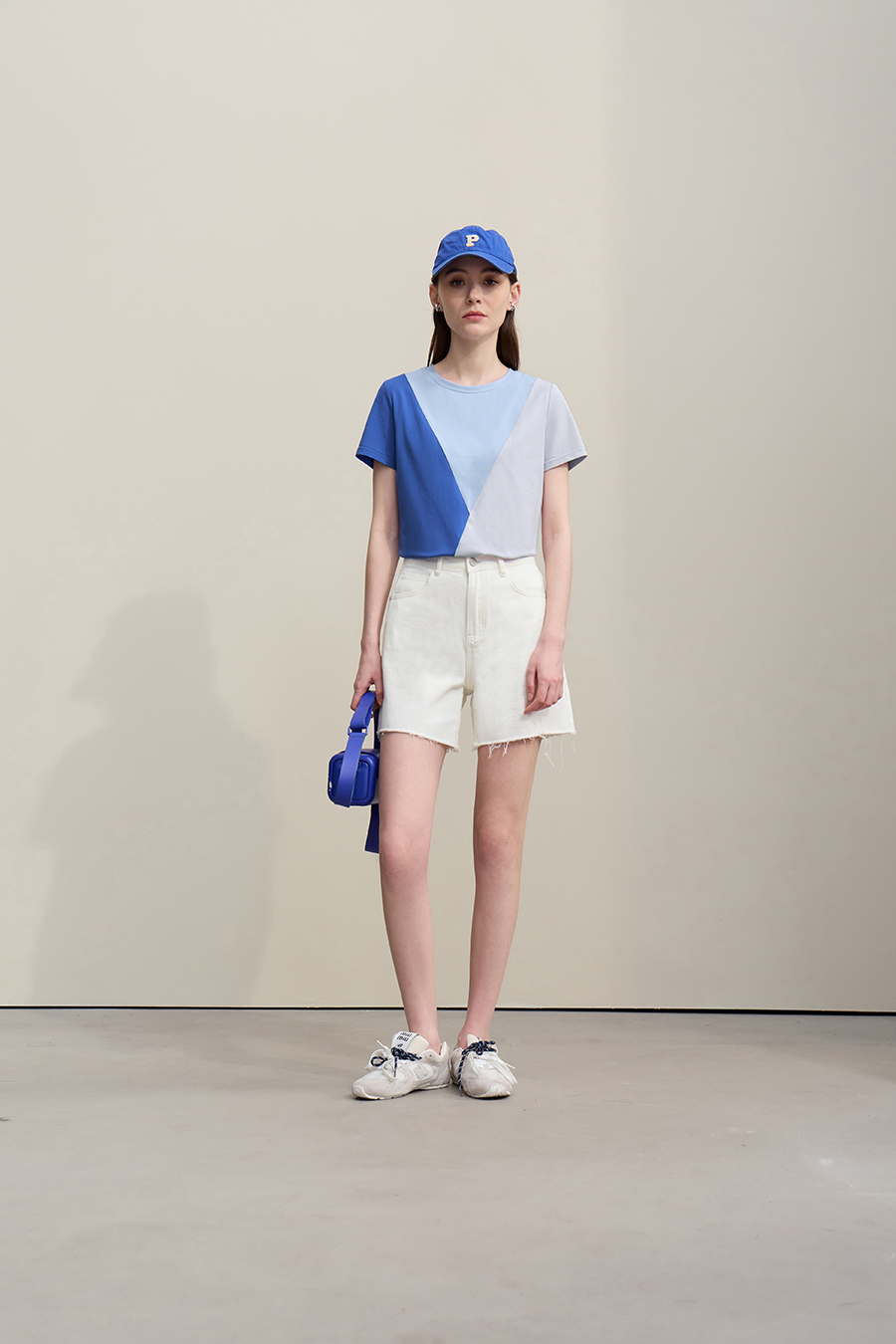 Color-blocked Crew Neck T-shirt|AMII