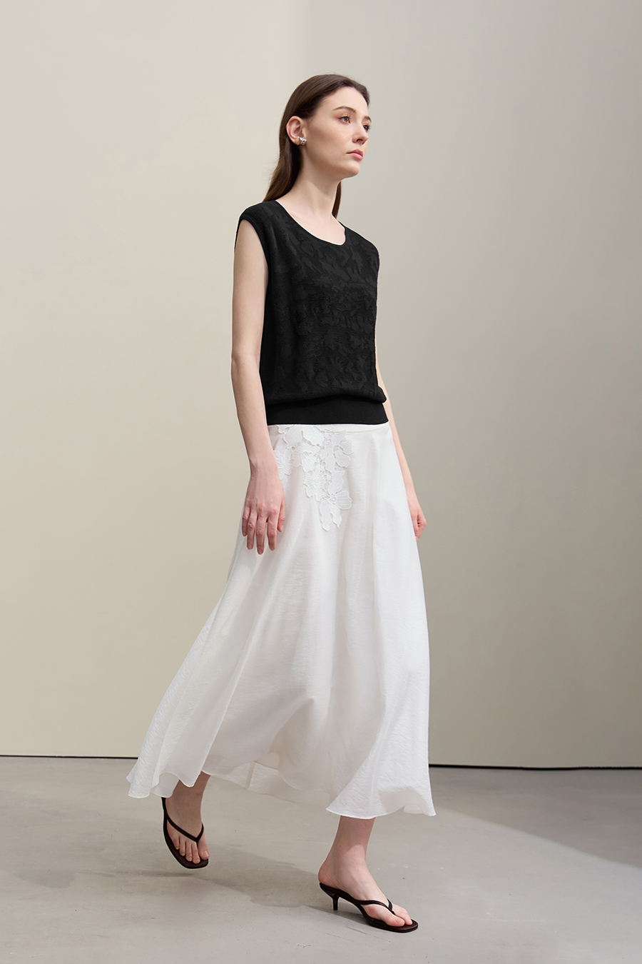 Crew Neck Jacquard Knit Sweater|AMII