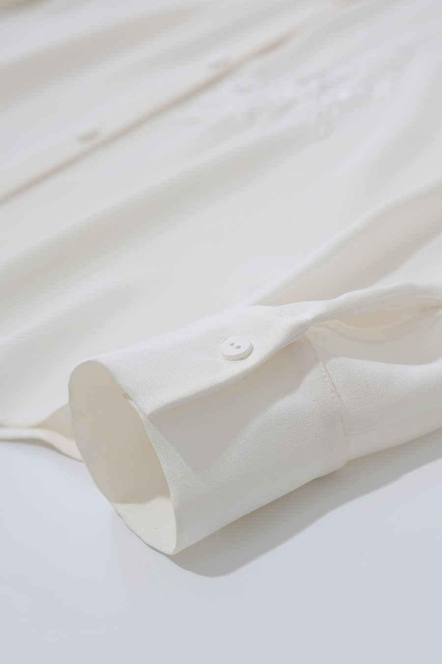 Lapel Sequin Embroidered Blouse | AMII