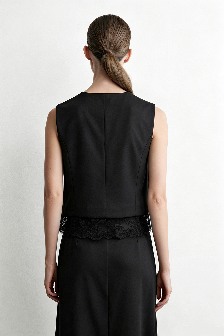 Lace Panel V-Neck Vest | AMII