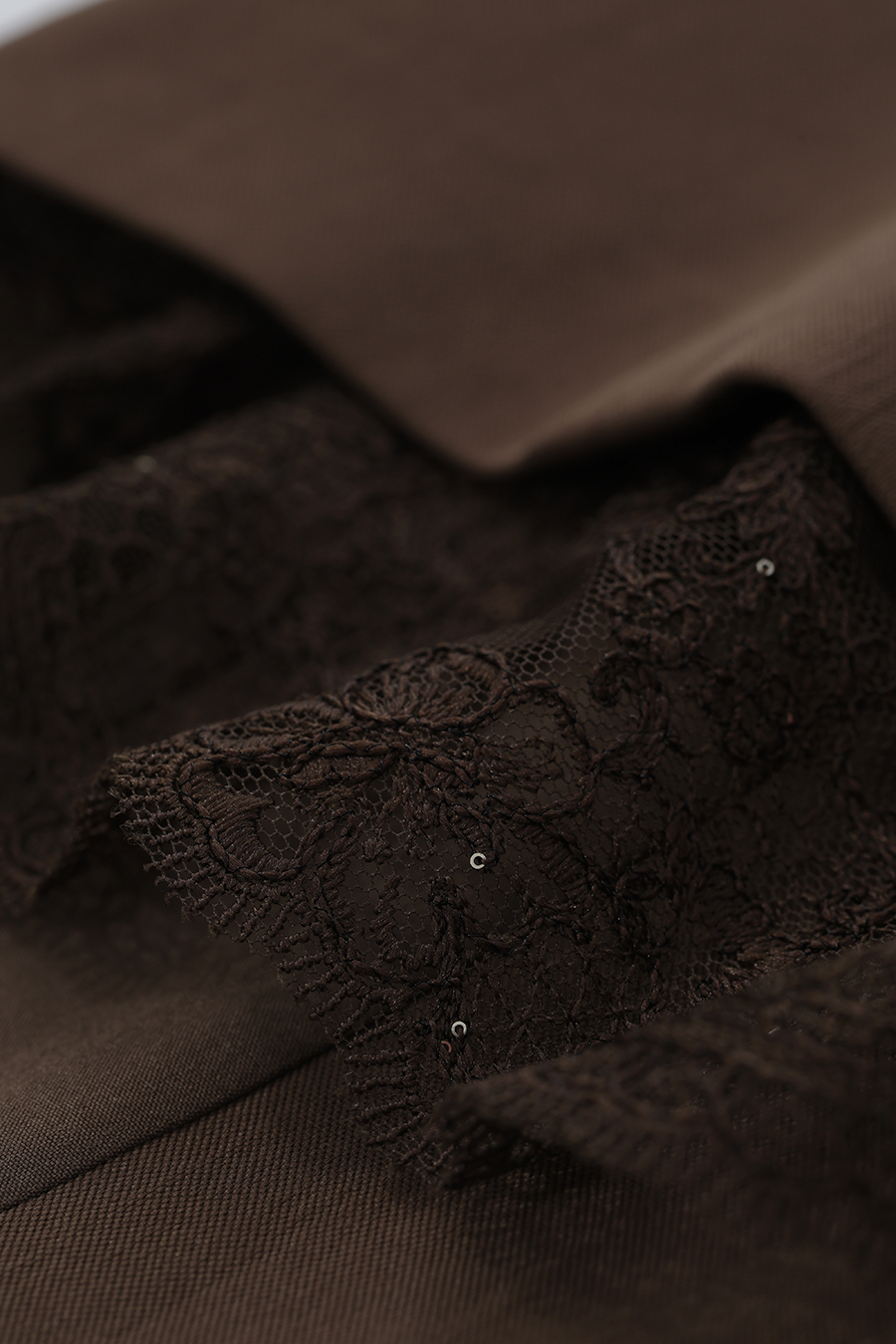 Lace Panel V-Neck Vest | AMII