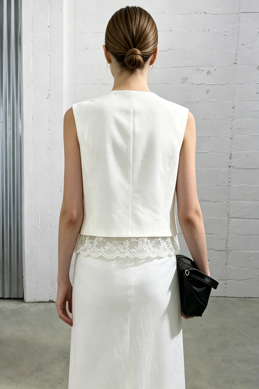Lace Panel V-Neck Vest | AMII