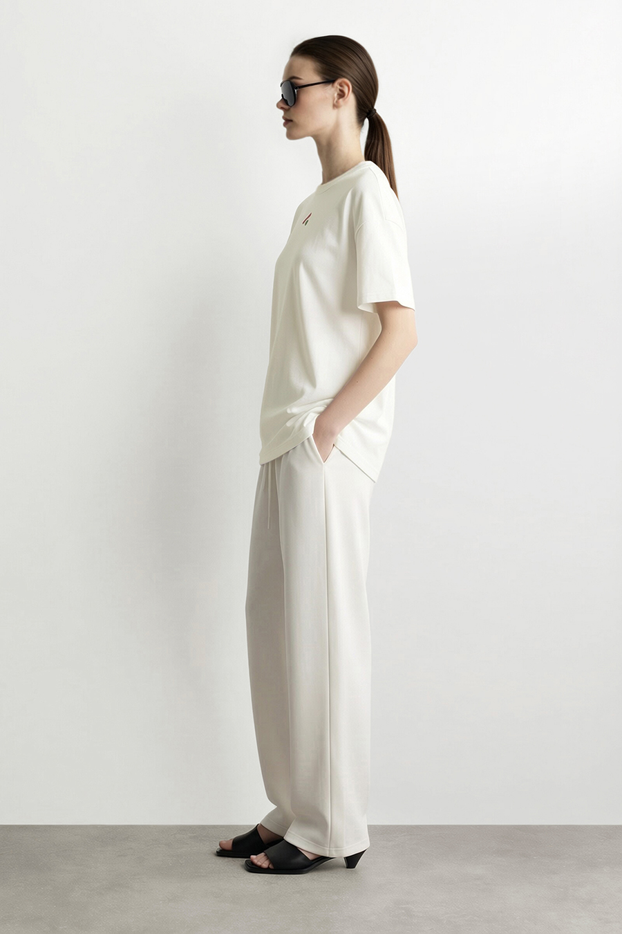 Embroidered Air Layer Tee | AMII