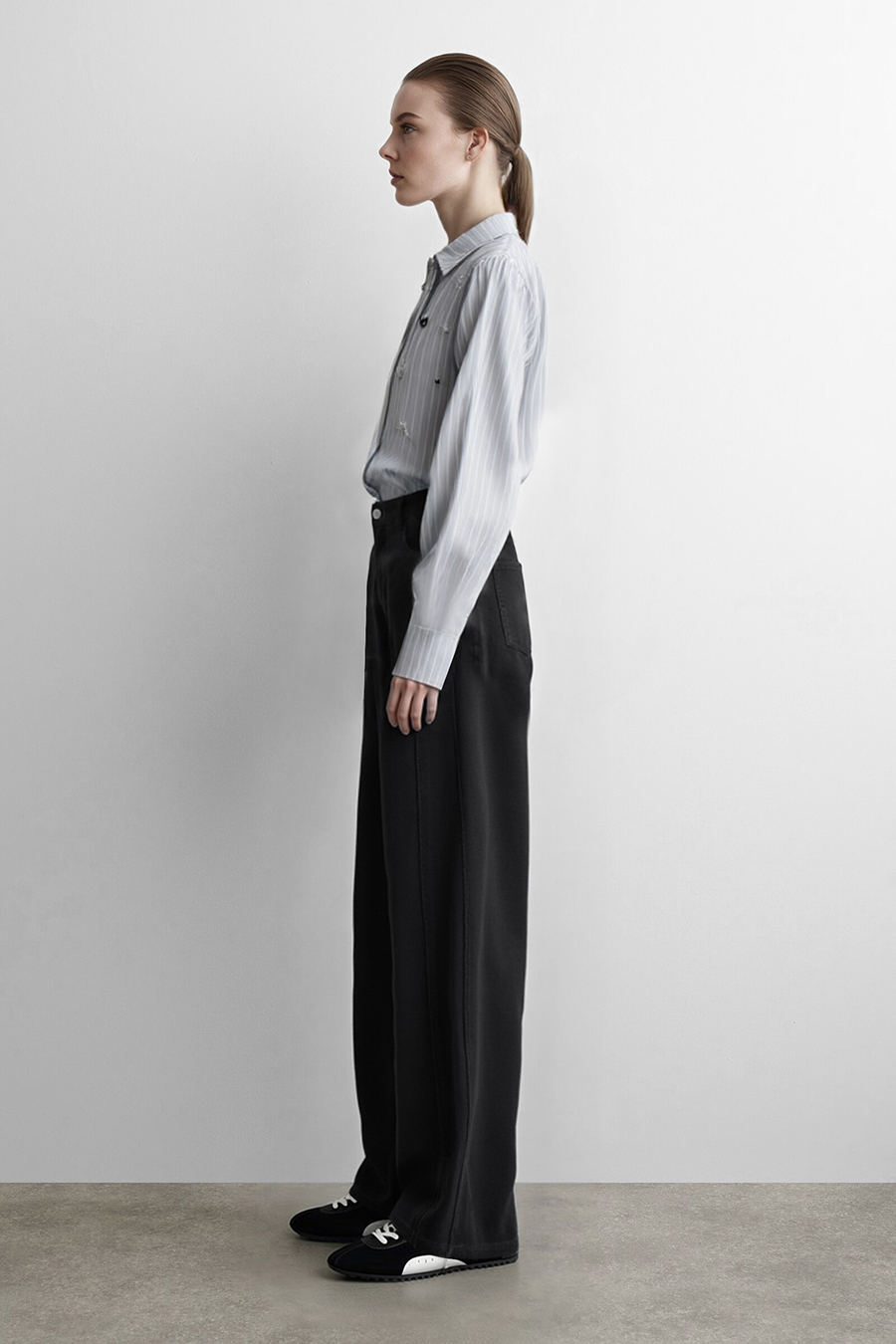 Beaded Craft Denim Pants | AMII