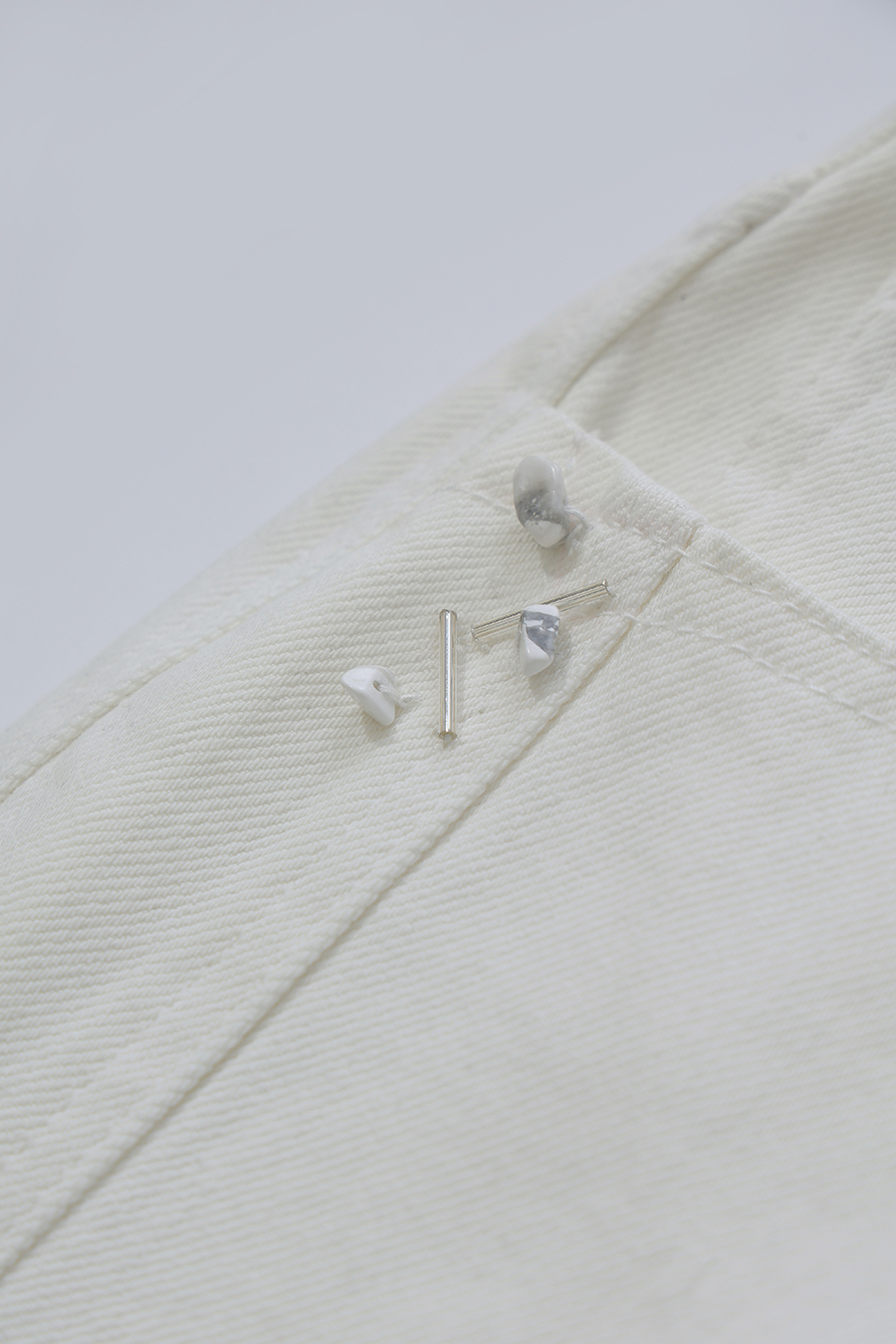Beaded Craft Denim Pants | AMII