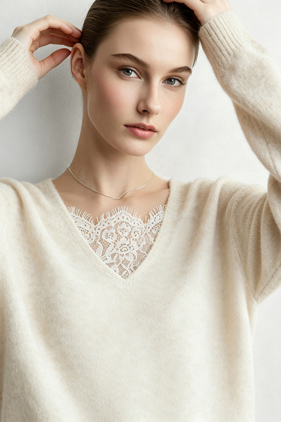 Lace-Paneled Bouclé Yarn Sweater|AMII
