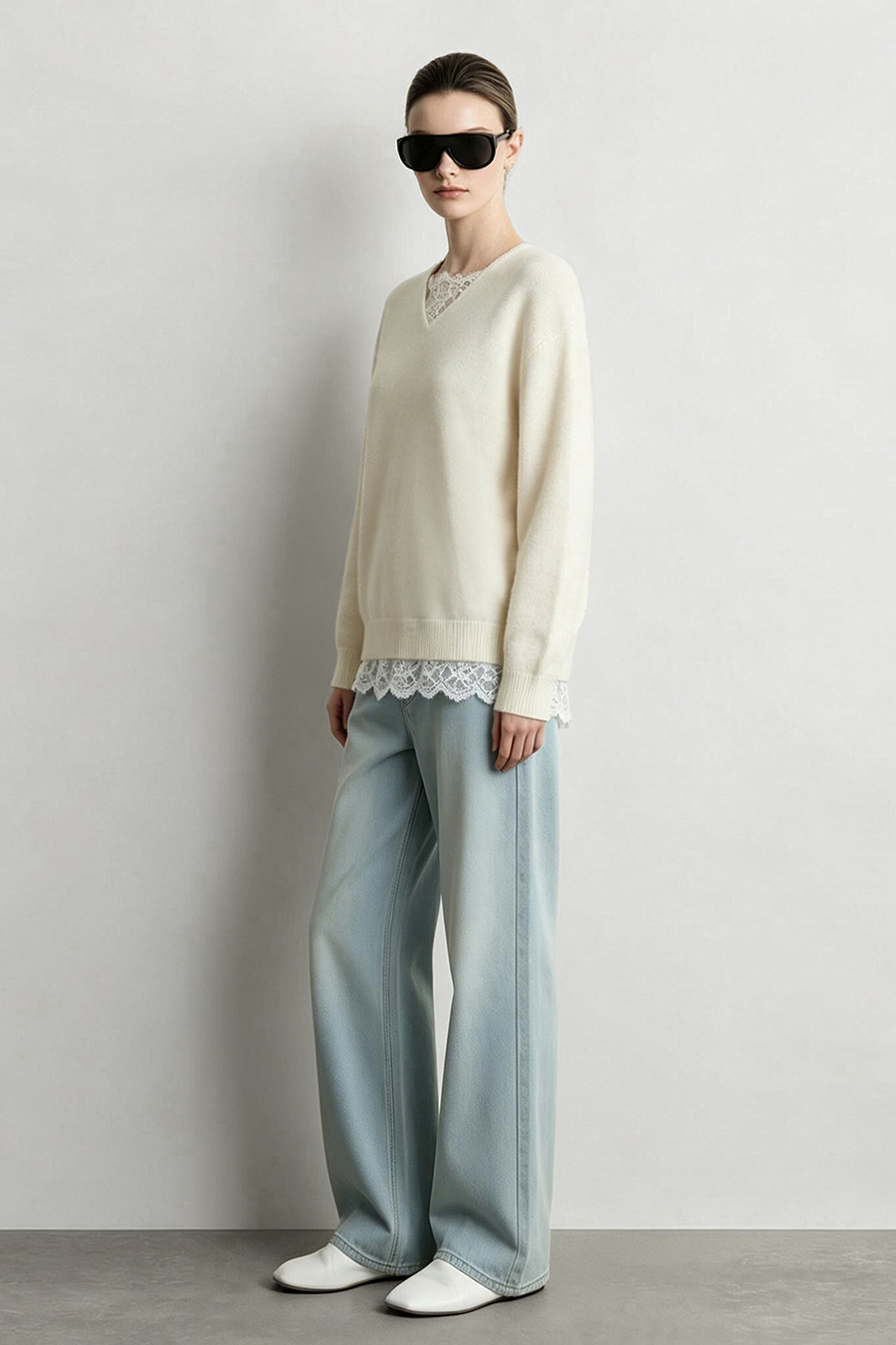 Lace-Paneled Bouclé Yarn Sweater|AMII