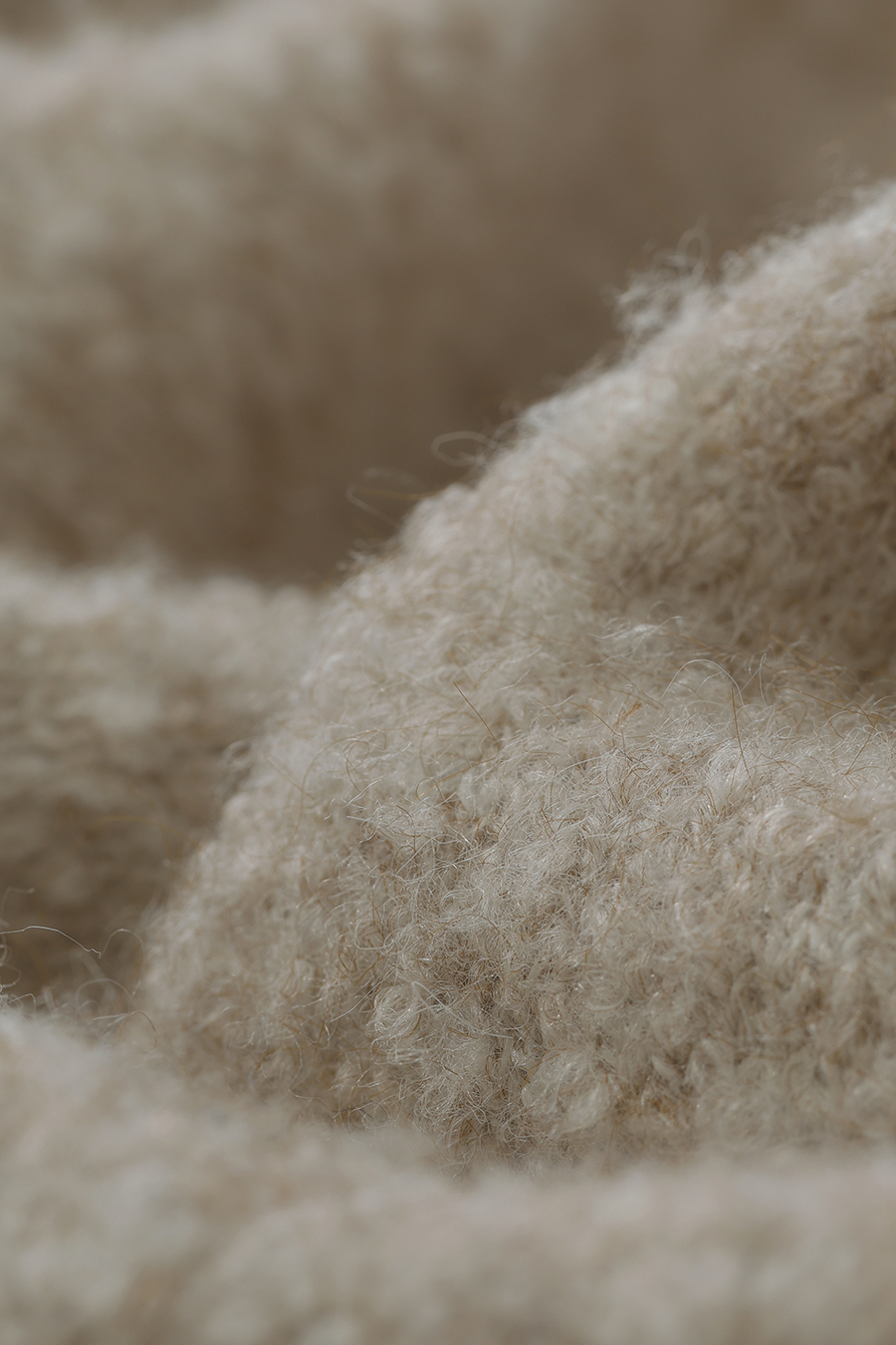 Lace-Paneled Bouclé Yarn Sweater|AMII