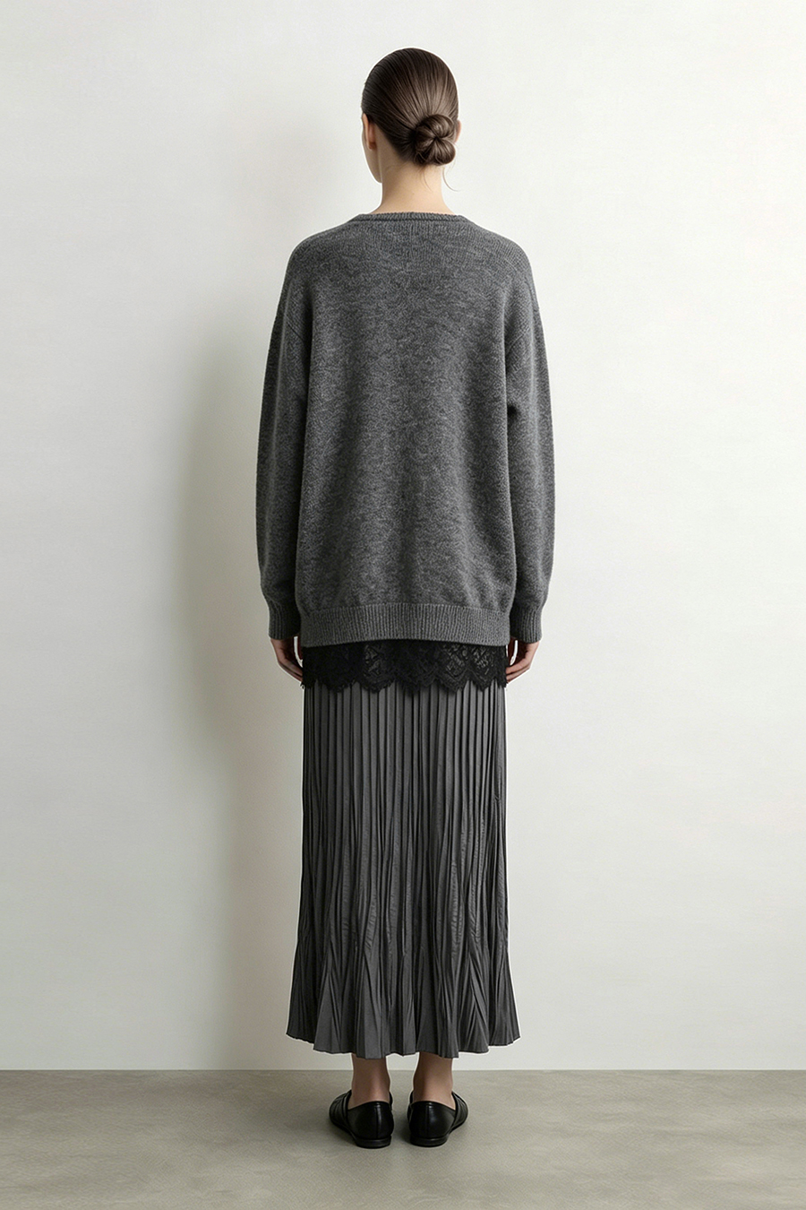 Lace-Paneled Bouclé Yarn Sweater|AMII