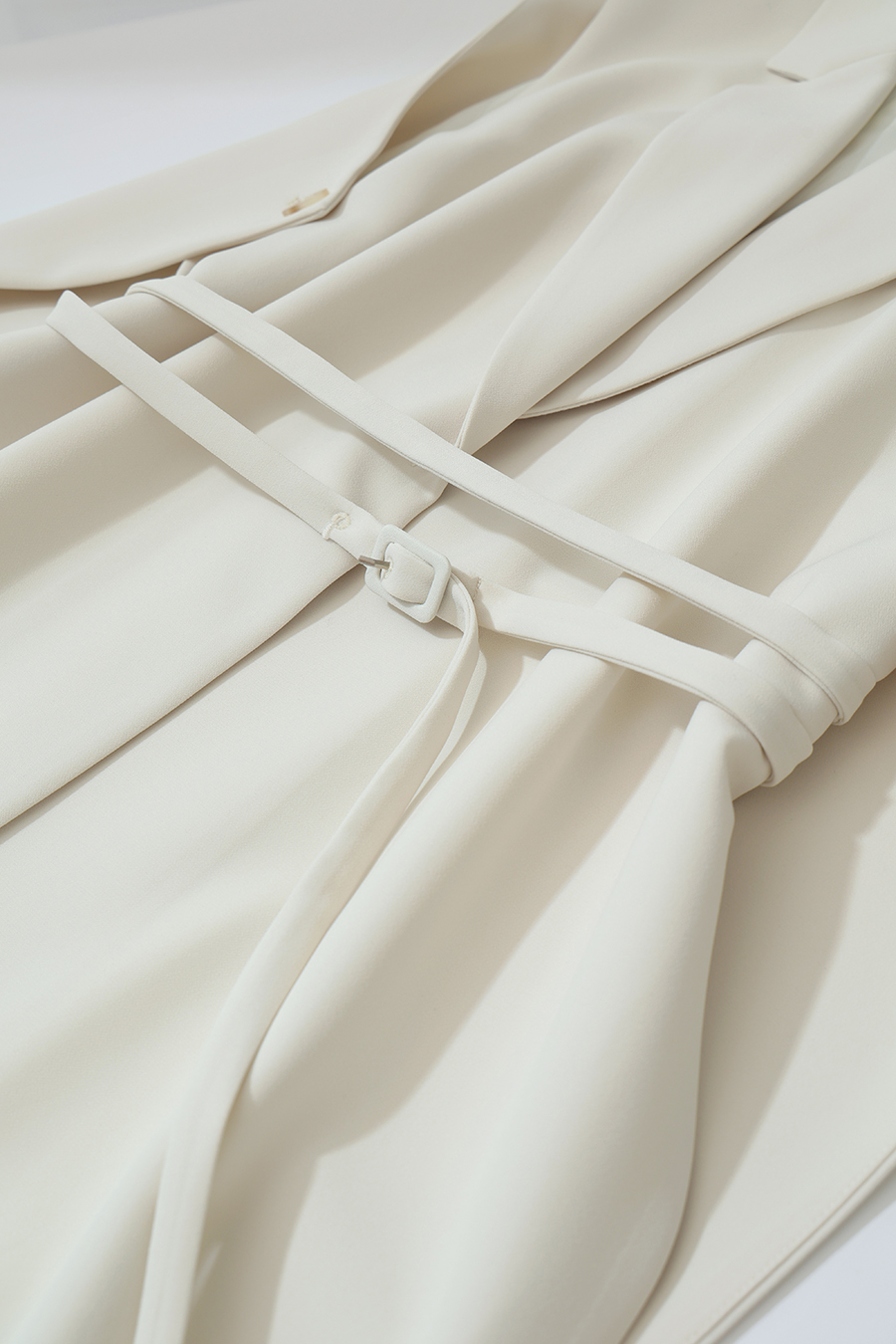 Belted Notch Lapel Vest|AMII