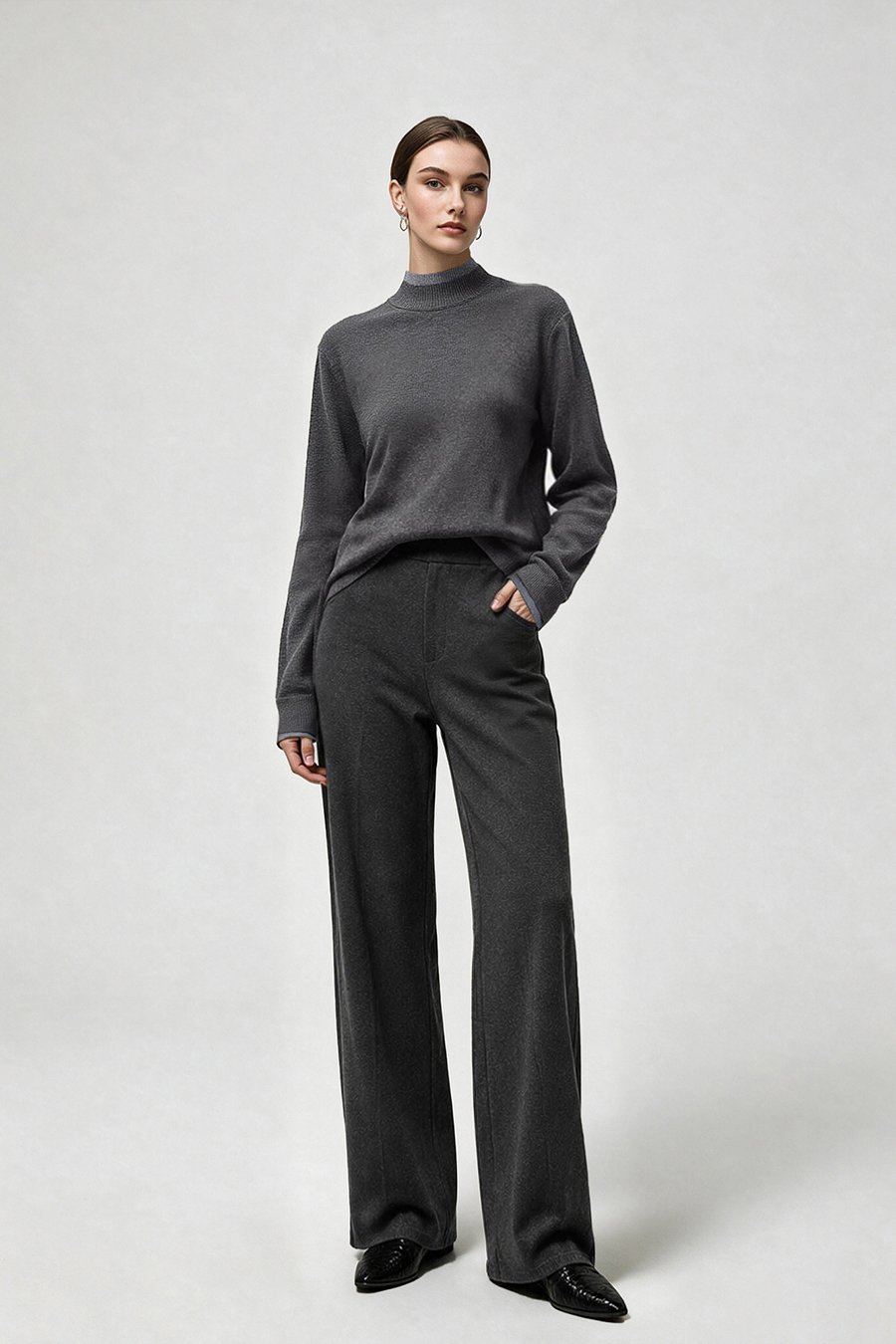 Faux-Layer Color-Block Sweater|AMII