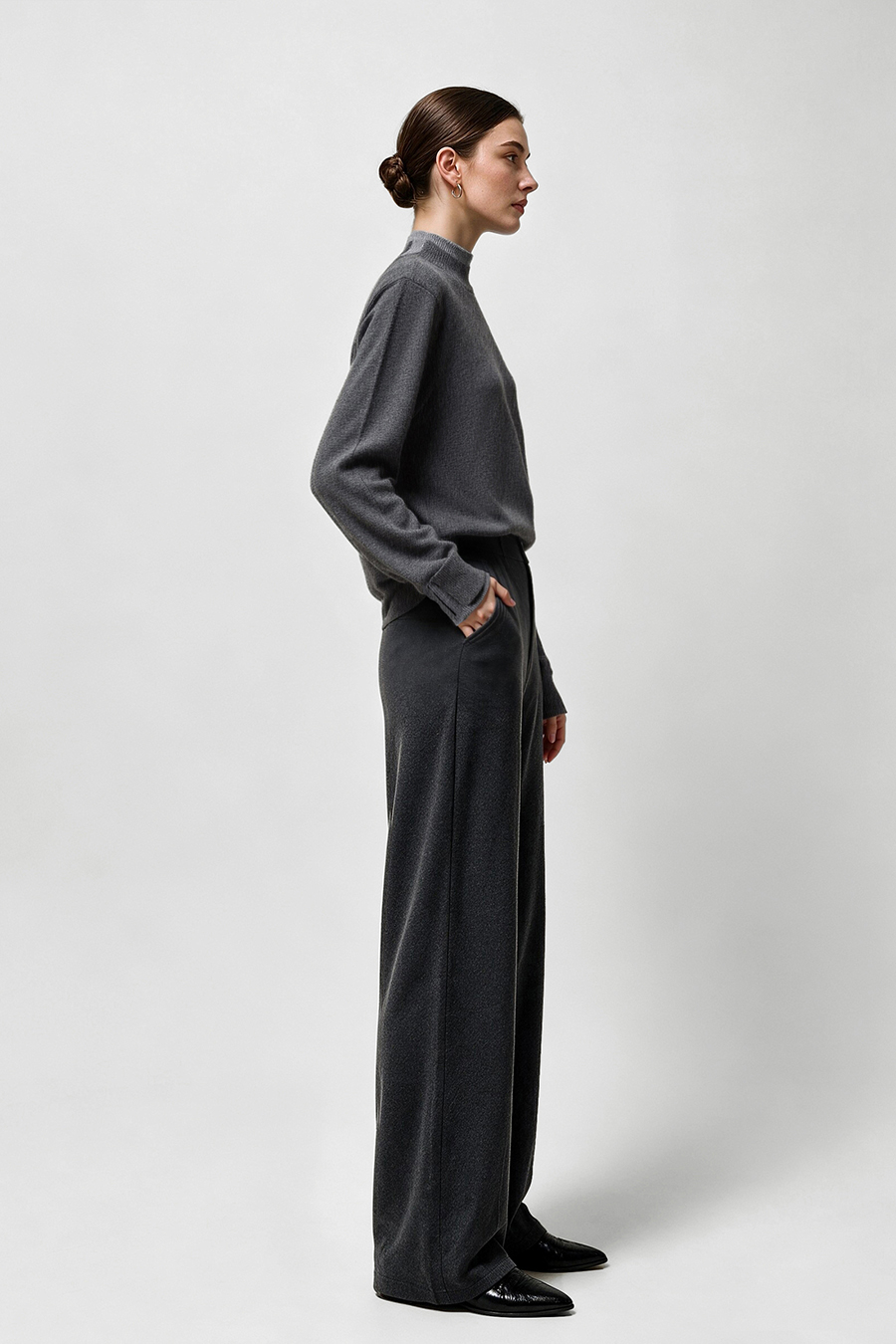 Faux-Layer Color-Block Sweater|AMII