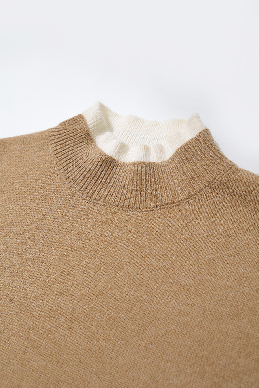 Faux-Layer Color-Block Sweater|AMII