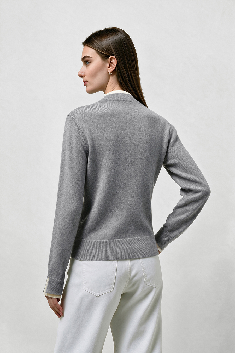 Faux-Layer Color-Block Sweater|AMII