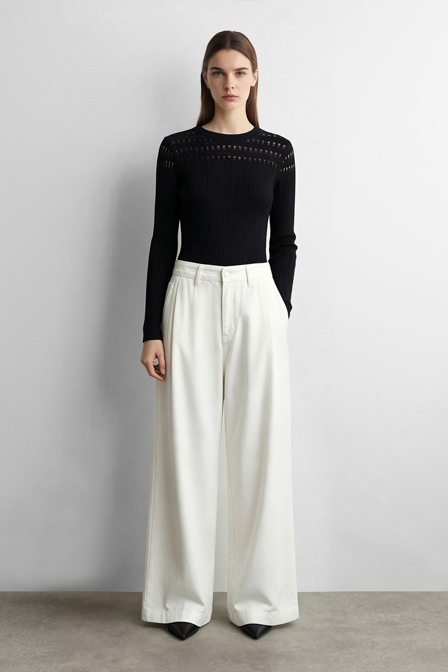 Crew Neck Cutout Slim Knit Sweater | AMII