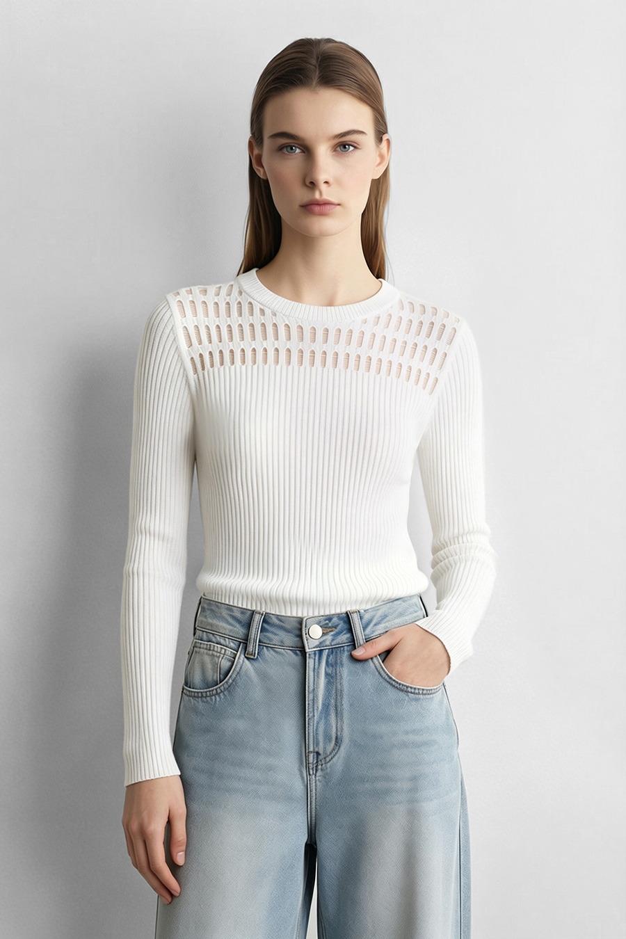 Crew Neck Cutout Slim Knit Sweater | AMII