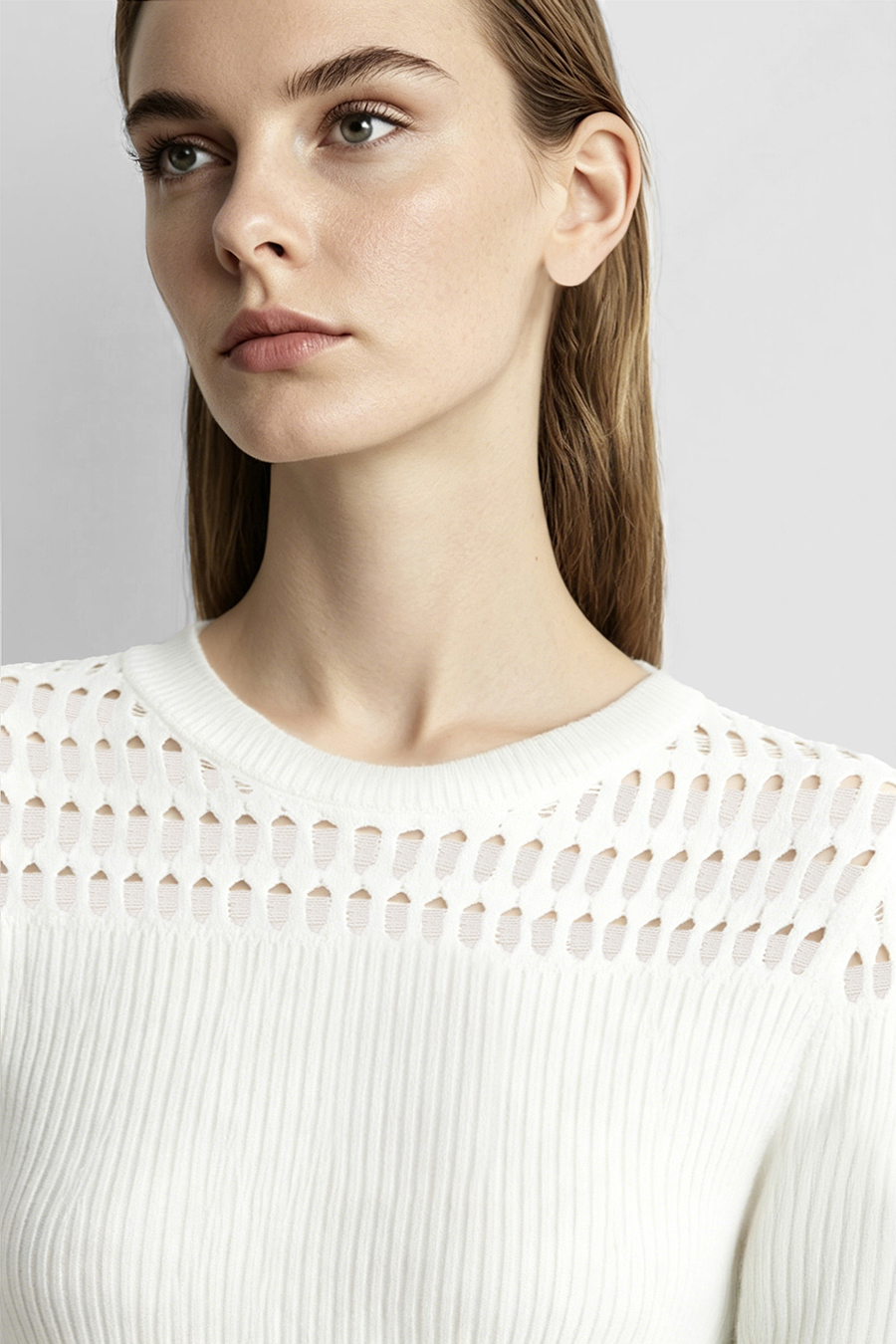Crew Neck Cutout Slim Knit Sweater | AMII
